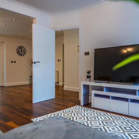 Modern Spacious 4 Bed Hayes Home With Free Parking Dış mekan fotoğraf