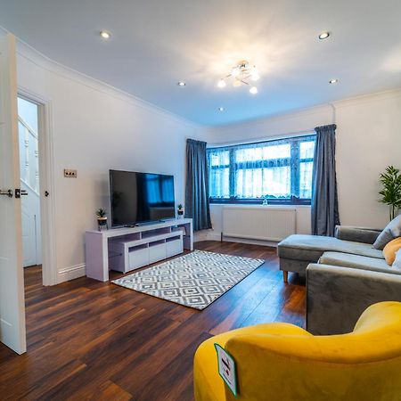 Modern Spacious 4 Bed Hayes Home With Free Parking Dış mekan fotoğraf