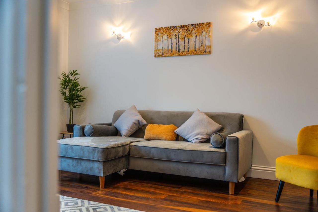 Modern Spacious 4 Bed Hayes Home With Free Parking Dış mekan fotoğraf