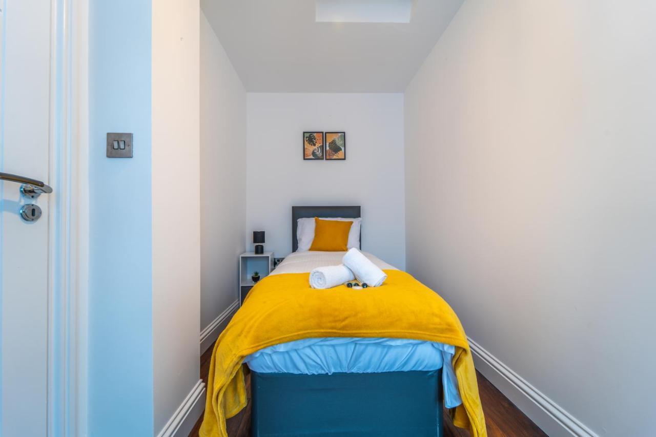 Modern Spacious 4 Bed Hayes Home With Free Parking Dış mekan fotoğraf