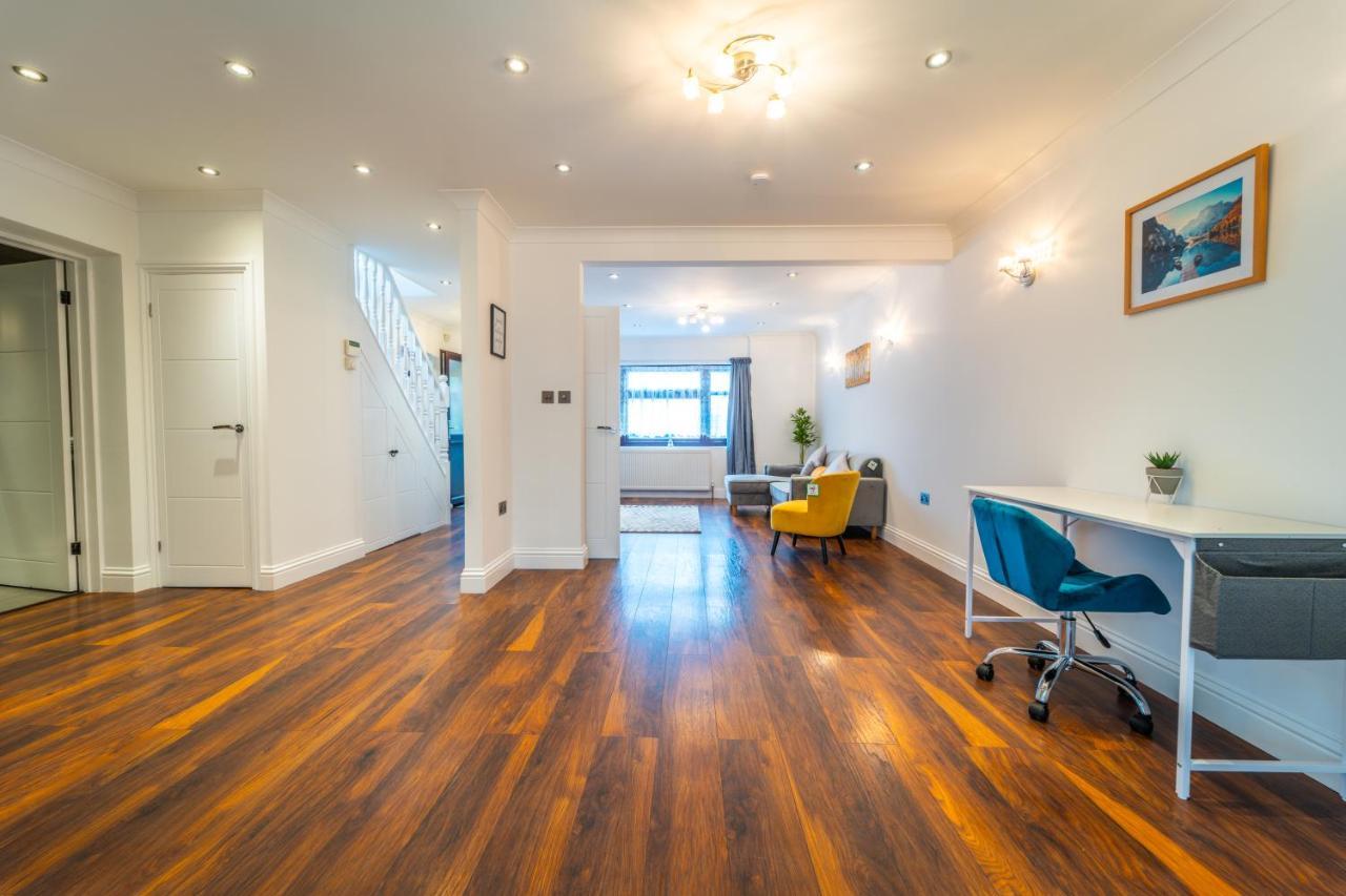 Modern Spacious 4 Bed Hayes Home With Free Parking Dış mekan fotoğraf