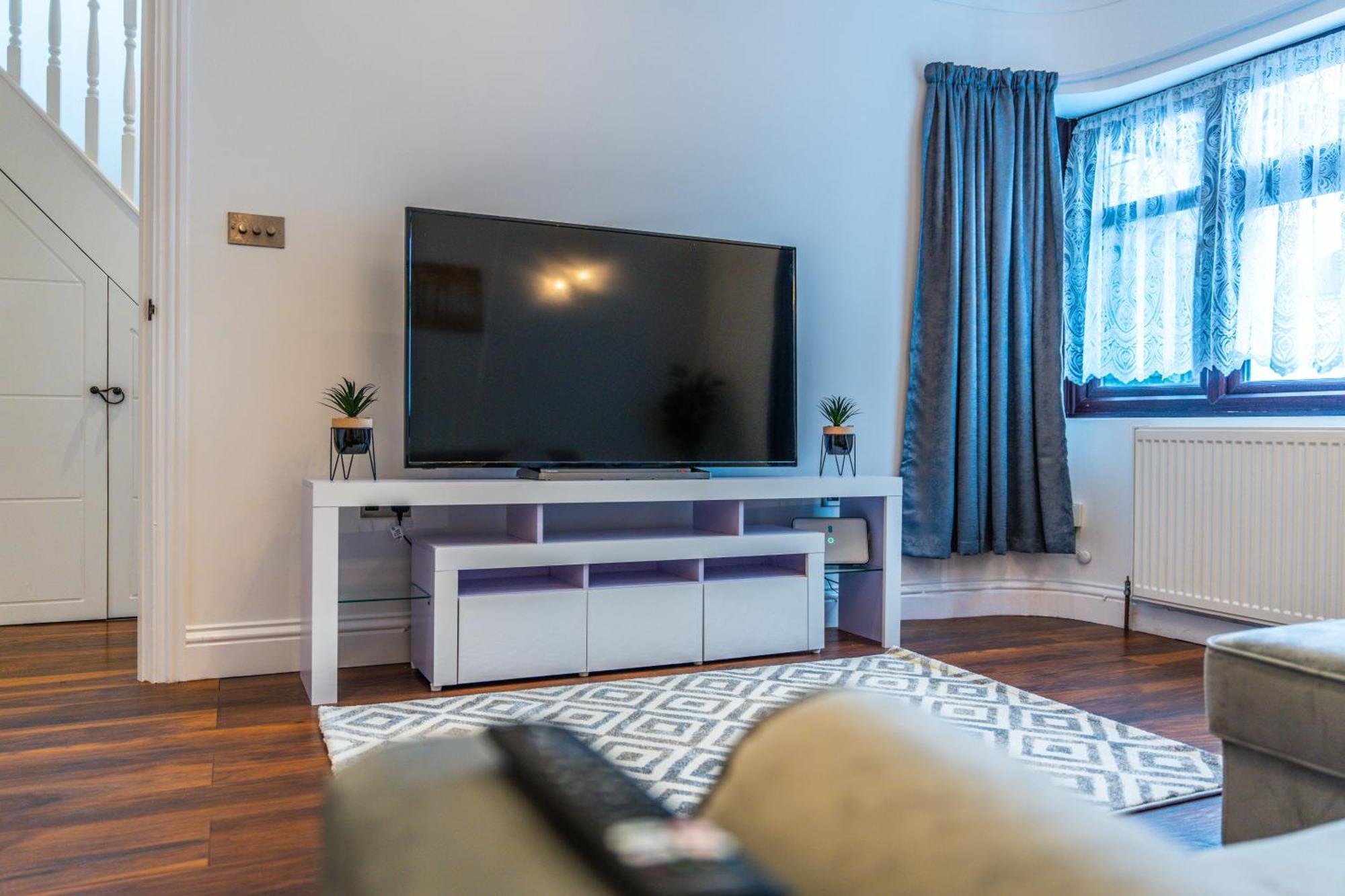 Modern Spacious 4 Bed Hayes Home With Free Parking Dış mekan fotoğraf